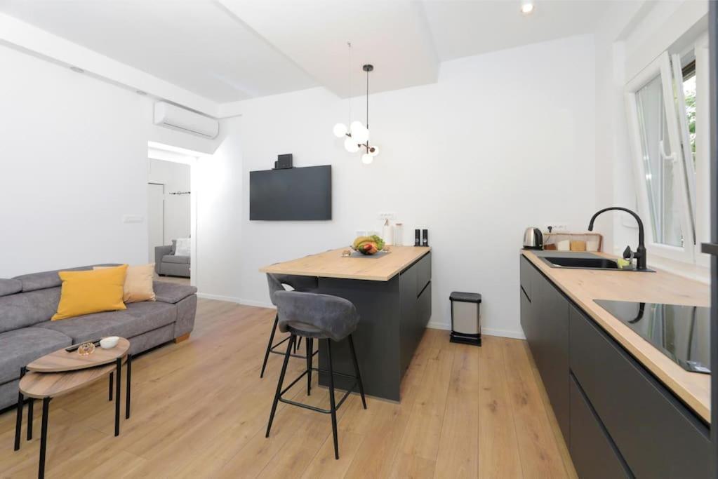 Tata Apartment سبليت المظهر الخارجي الصورة